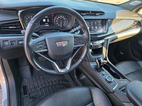 Used 2020 Cadillac XT6 Premium Luxury image 16