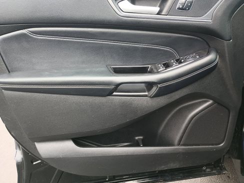 Used 2017 Ford Edge Titanium w/ Equipment Group 302A image 11