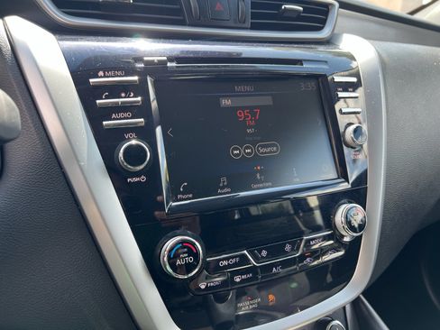 Used 2020 Nissan Murano SV AWD/4WD image 16