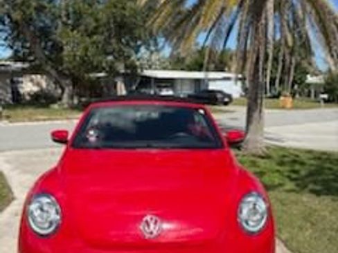 Used 2013 Volkswagen Beetle 2.5 image 4