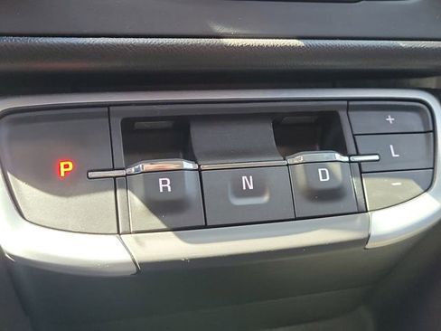 Used 2022 GMC Terrain SLE w/ Driver Convenience Package FWD image 30