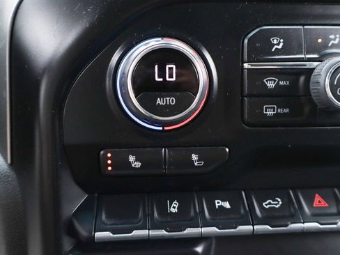 Used 2022 Chevrolet Silverado 2500 LT w/ Convenience Package image 39