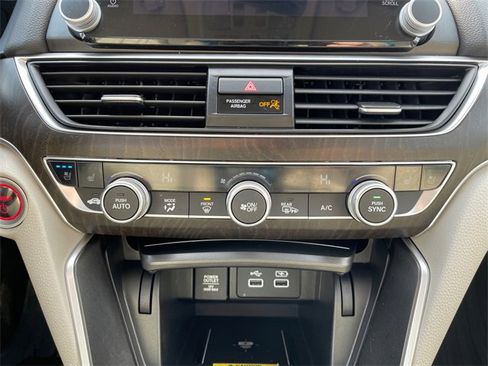 Used 2022 Honda Accord Touring image 28