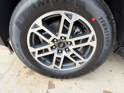 New 2025 Ford Expedition Active image 27