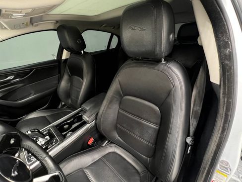 Used 2020 Jaguar XE S RWD image 15