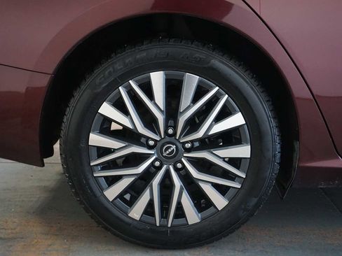 Used 2023 Nissan Altima 2.5 SV image 11