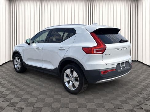Used 2021 Volvo XC40 T5 Momentum AWD/4WD image 5