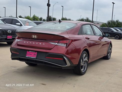Certified 2025 Hyundai Elantra Sport FWD image 6