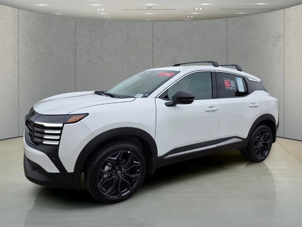 Used 2026 Nissan Kicks SR FWD image 1
