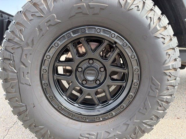Used 2022 Jeep Gladiator Mojave w/ Cold Weather Group AWD/4WD image 9