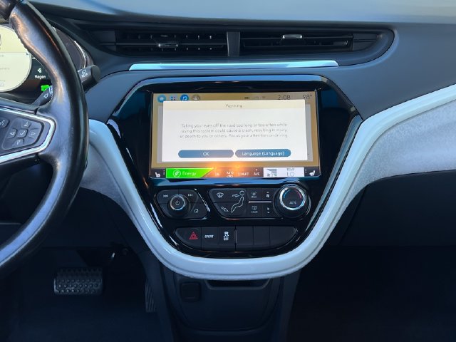 Used 2020 Chevrolet Bolt Premier w/ Infotainment Package FWD image 33