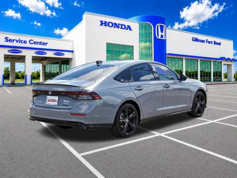 Used 2025 Honda Accord Sport image 6