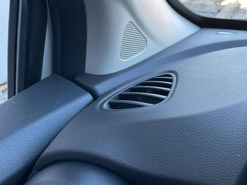 New 2025 Nissan Versa S image 25