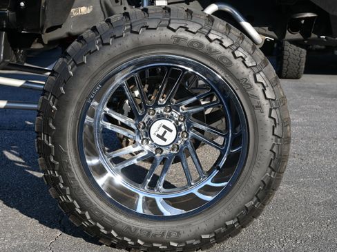 Used 2017 Chevrolet Silverado 2500 High Country w/ Duramax Plus Package image 13