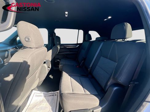 Used 2025 GMC Acadia Elevation image 32