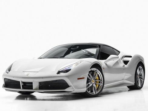 Used 2016 Ferrari 488 GTB Base image 4