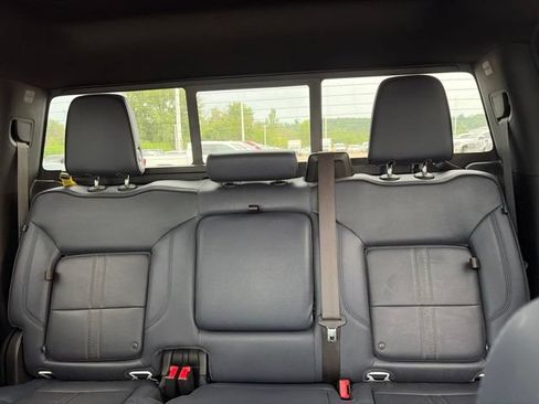 Used 2023 Chevrolet Silverado 1500 High Country w/ High Country Premium Package AWD/4WD image 17