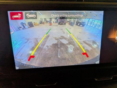 Used 2024 Jeep Wrangler Rubicon w/ Technology Group image 14