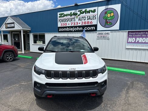 Used 2024 Jeep Compass Trailhawk AWD/4WD image 2