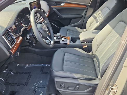 Used 2023 Audi Q5 2.0T Premium w/ Convenience Package image 11