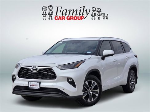 Used 2026 Toyota Highlander XLE image 1