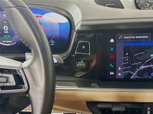 Used 2025 Porsche Cayenne Turbo image 17