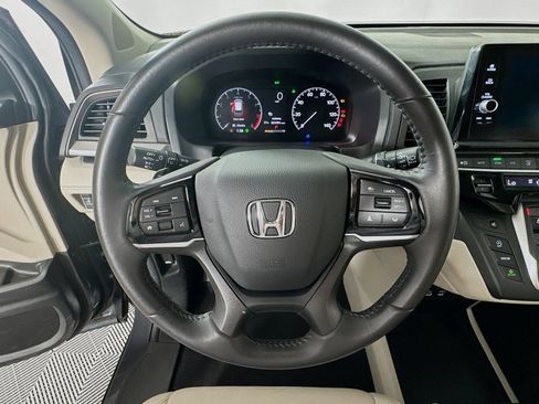 Used 2025 Honda Odyssey EX-L image 13