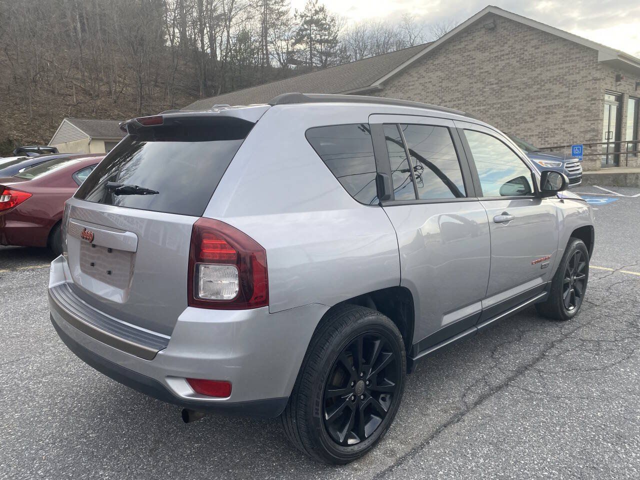 Used 2017 Jeep Compass 75th Anniversary w/ Power Value Group FWD image 5