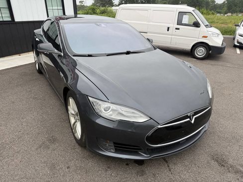 Used 2015 Tesla Model S 70D AWD/4WD image 4