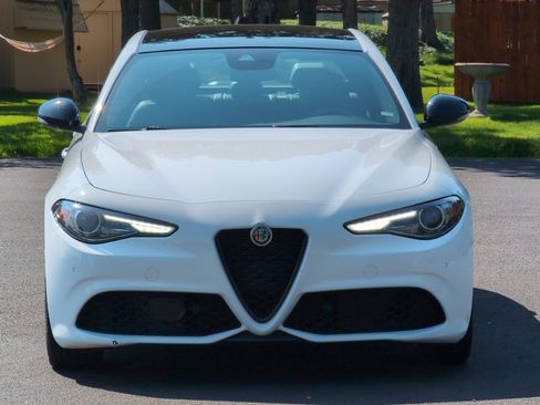Used 2023 Alfa Romeo Giulia Veloce image 9
