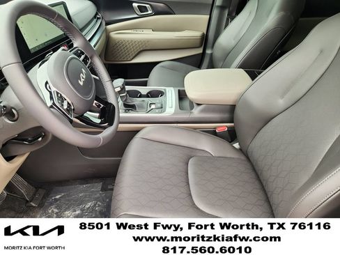 New 2026 Kia Carnival FWD image 9