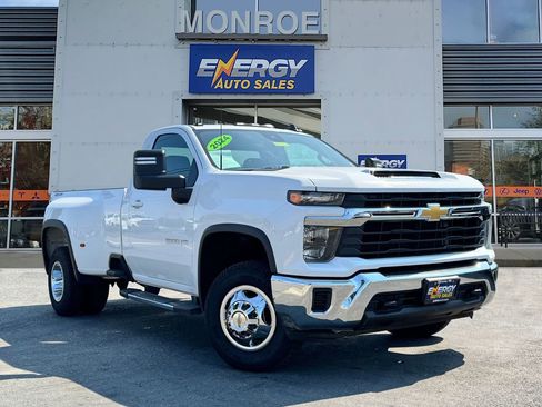 Used 2024 Chevrolet Silverado 3500 LT image 1