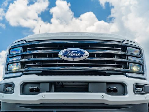 Used 2025 Ford F350 Platinum AWD/4WD image 19