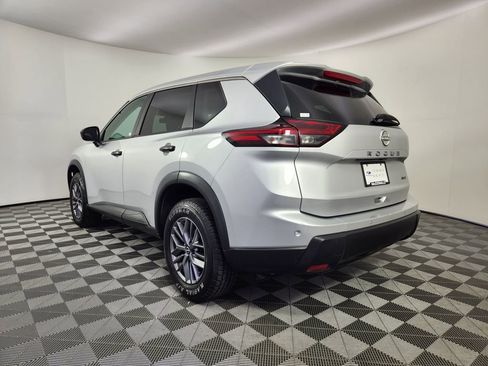 Used 2024 Nissan Rogue S AWD/4WD image 3