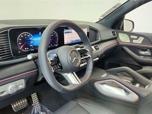 Used 2024 Mercedes-Benz GLS 450 4MATIC image 18