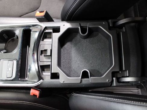 Used 2020 Ford Edge ST w/ Cold Weather Package image 15