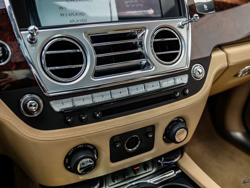 Used 2017 Rolls-Royce Ghost RWD image 67