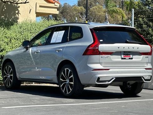 Used 2023 Volvo XC60 B5 Plus w/ Climate Package AWD/4WD image 3