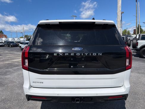 Used 2025 Ford Expedition Active AWD/4WD image 7