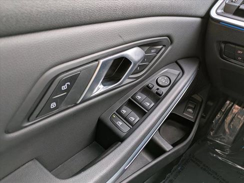 Used 2024 BMW 330i xDrive Sedan image 17