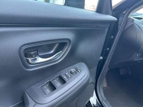 Used 2023 Honda HR-V LX image 13