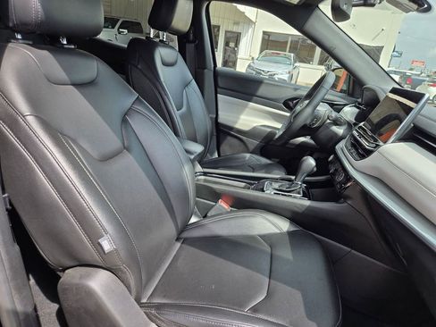 Used 2025 Jeep Compass Limited AWD/4WD image 28