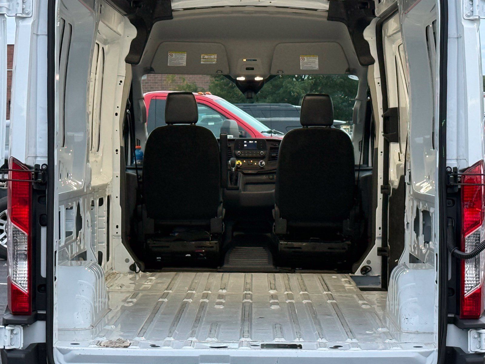 Used 2025 Ford Transit 250 148 Medium Roof RWD image 35