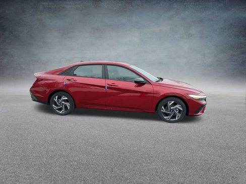 Used 2025 Hyundai Elantra Sport image 27