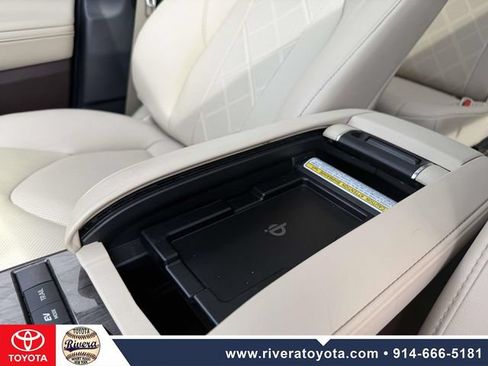 Used 2021 Toyota Highlander Platinum AWD/4WD image 24