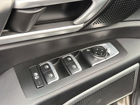 Used 2020 Kia Telluride S w/ S 8 Passenger Seating Package image 11