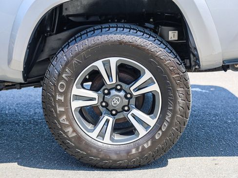 Certified 2019 Toyota Tacoma TRD Sport w/ TRD Premium Sport Package AWD/4WD image 28