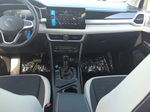 New 2025 Volkswagen Taos SE image 19