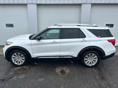 Used 2023 Ford Explorer Limited w/ Limited Technology Package image 3