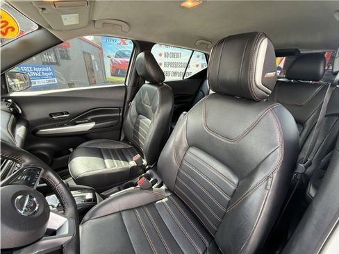 Used 2020 Nissan Kicks SR w/ SR Premium Package image 19